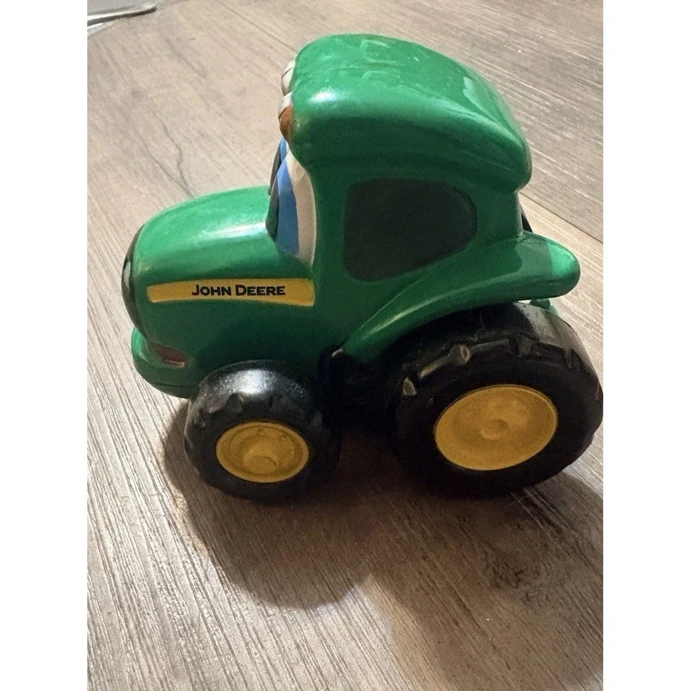 ERTL John Deere Johnny Tractor Die-Cast Metal Toy Vehicle
